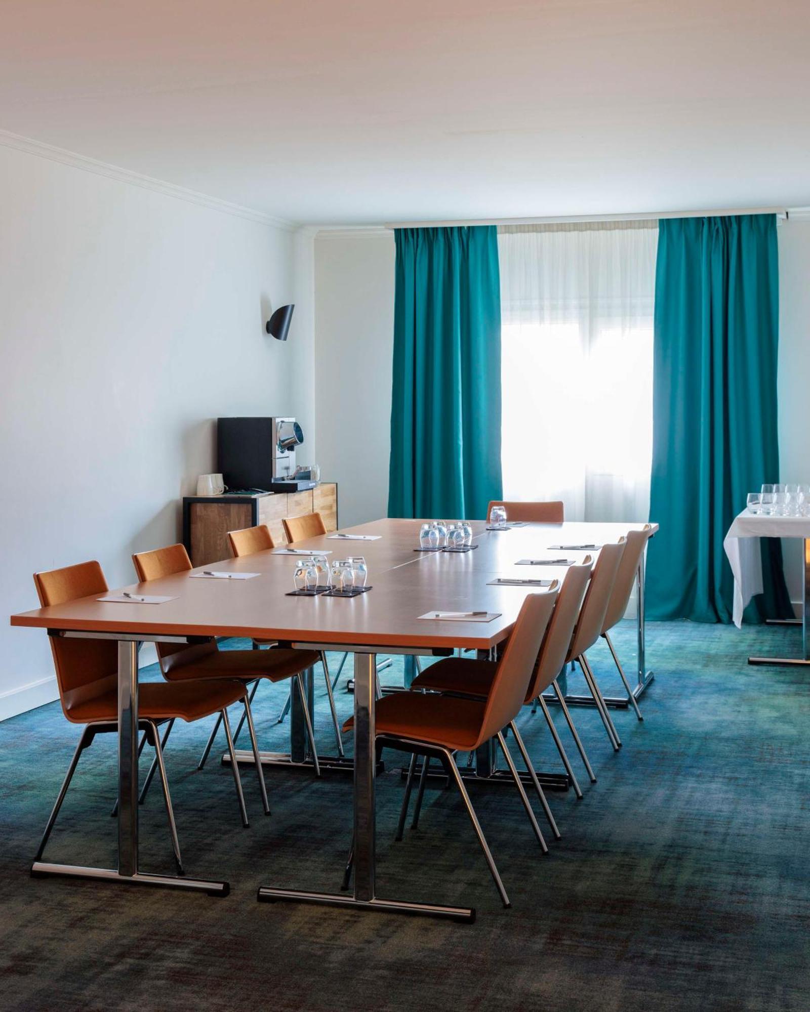 Hilton Garden Inn Marseille Provence Airport Marignane Ngoại thất bức ảnh